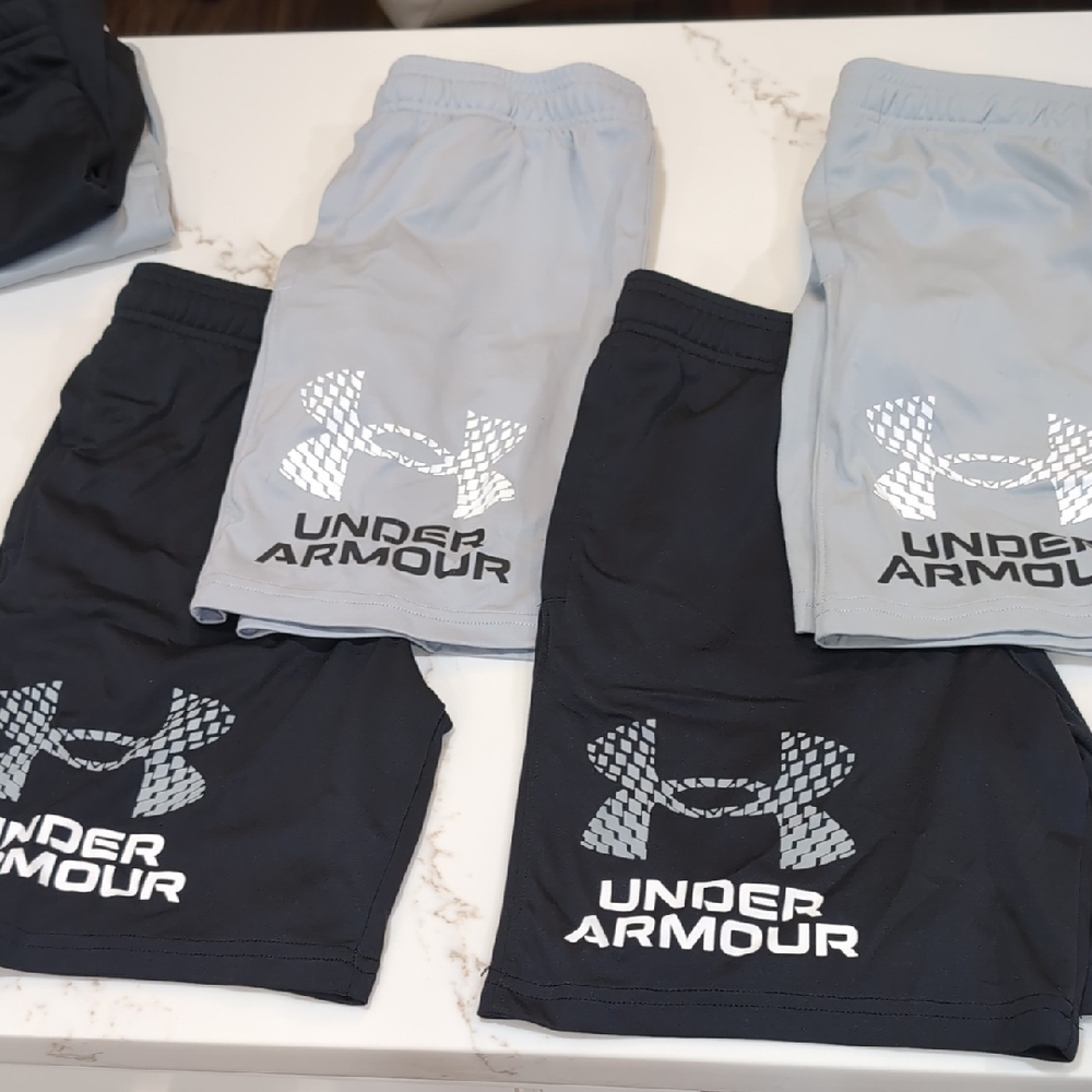 Set Of 2 Under Armour Boys 6" Shorts